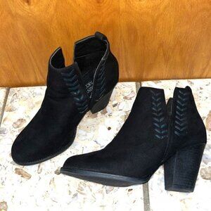 Dominique Nicole Womens Black Faux Suede Stacked Heel Presley Booties Size 10 W